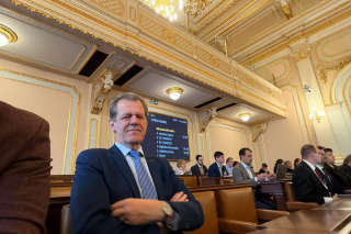 653235980_1240109741564156